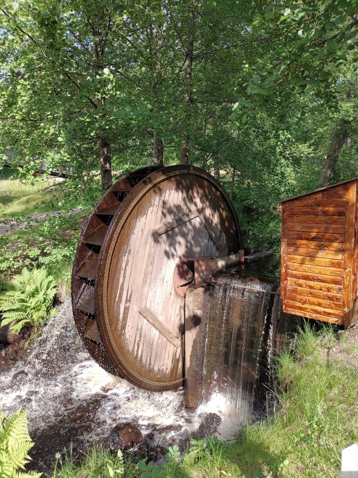 Lähellä, mutta niin&nbsp;kaukana